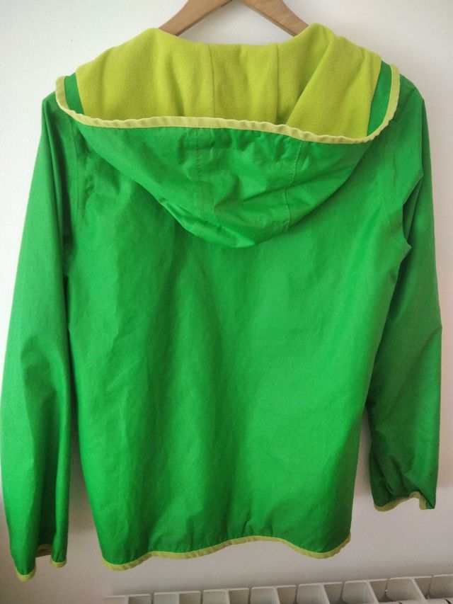 Chubasquero niño color verde