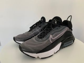 Nike Air Max 2090 Talla 42 de segunda mano por 50 EUR en Badalona en  WALLAPOP
