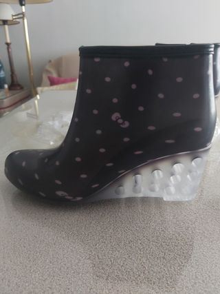 Botas de agua con cuña n°39 de segunda mano por 15 EUR en Sevilla en  WALLAPOP