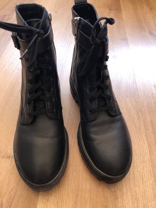 Bota negra mujer Mango número 38 de segunda mano por 35 EUR en Palma del  Río en WALLAPOP