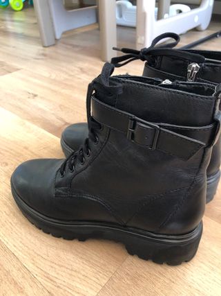Bota negra mujer Mango número 38 de segunda mano por 35 EUR en Palma del  Río en WALLAPOP