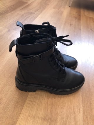 Bota negra mujer Mango número 38 de segunda mano por 35 EUR en Palma del  Río en WALLAPOP