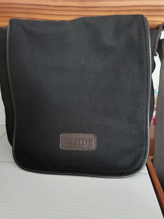 Bolso hombre de segunda mano por 9 EUR en Vilanova i la Geltrú en WALLAPOP