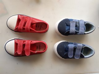 Zapatillas bebé talla 20 de segunda mano por 6 EUR en Cartagena en WALLAPOP