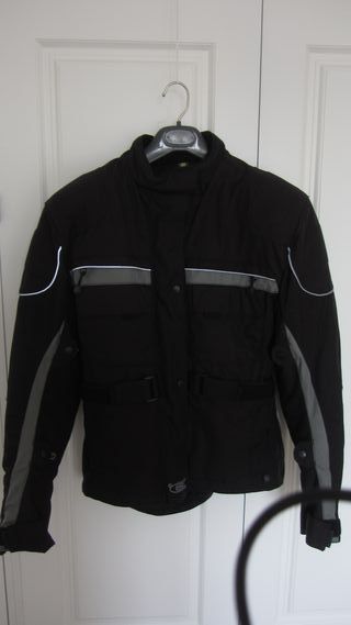 Chaqueta moto mujer cordura lidl tallaXS, 2puestas de segunda mano por 40  EUR en Madrid en WALLAPOP