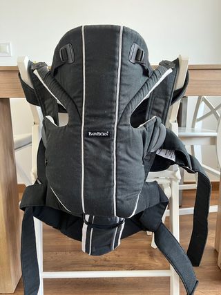 Mochila porteo BabyBjörn de segunda mano por 20 EUR en Barcelona en WALLAPOP