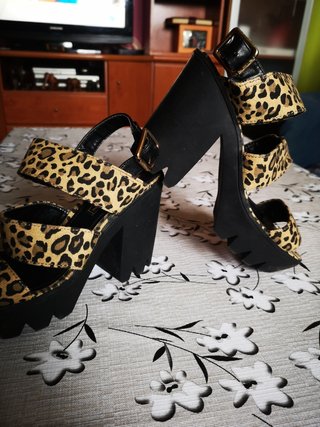 Sandalias de Dedo de segunda mano en Santander en WALLAPOP