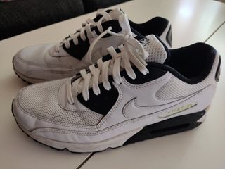 Nike Air Max talla 44 de segunda mano por 25 EUR en Alcorcón en WALLAPOP