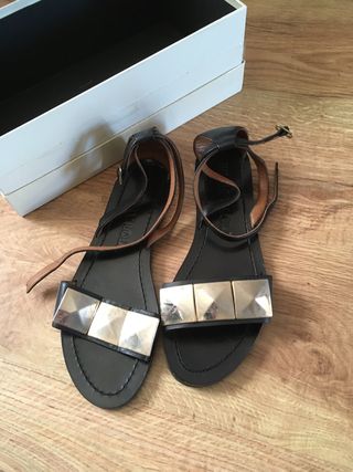 Sandalias planas Bimba y Lola, 39 de segunda mano por 23 EUR en Ribadeo en  WALLAPOP