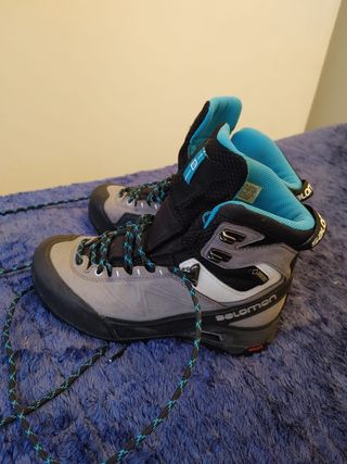 Bambas Salomón nuevas de segunda mano por 50 EUR en Martorell en WALLAPOP