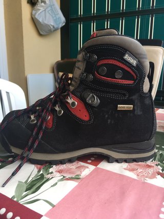 Botas montaña Bestard de segunda mano por 90 EUR en Segur de Calafell en  WALLAPOP