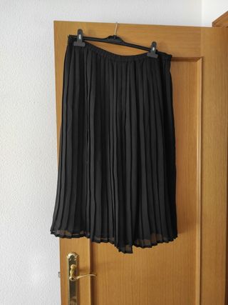 Pantalón Palazzo tobillero negro t. 42 de segunda mano por 3 EUR en  Alicante en WALLAPOP