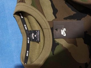 Sudadera militar nike original de segunda mano por 60 EUR en Barcelona en  WALLAPOP