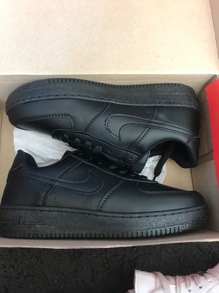 AF1 negras NUEVAS de segunda mano por 50 EUR en Barcelona en WALLAPOP