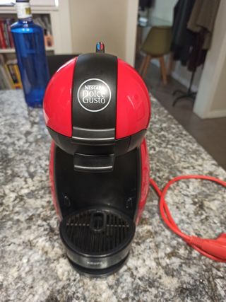 Cafetera Nescafé Dolce Gusto de segunda mano por 30 EUR en Barcelona en  WALLAPOP