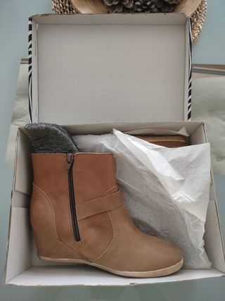 Botas piel Marypaz a estrenar de segunda mano por 30 EUR en Mairena del  Aljarafe en WALLAPOP