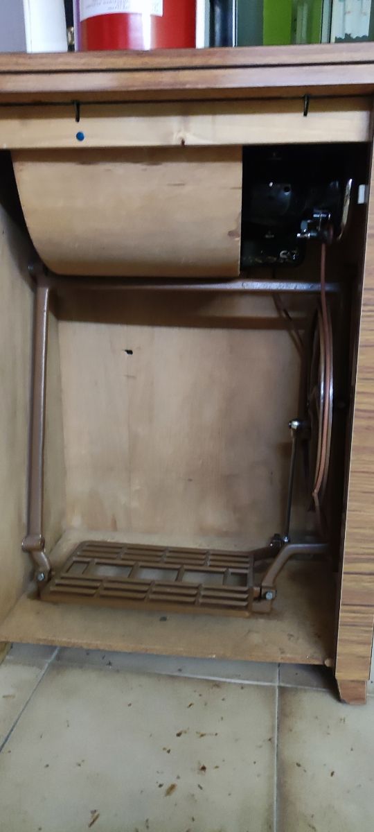 máquina de coser alfa con mueble