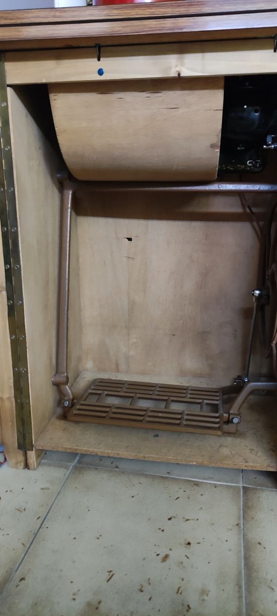 máquina de coser alfa con mueble