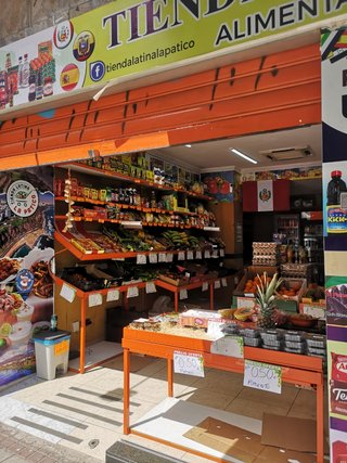 Tienda Latina de segunda mano por 15.000 EUR en Madrid en WALLAPOP
