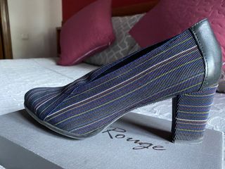 Zapatos Salón modernos de segunda mano por 45 EUR en Madrid en WALLAPOP