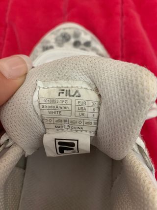 Zapatillas Fila leopardo de segunda mano por 5 EUR en Torrevieja en WALLAPOP