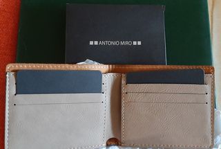 Cartera Billetera Piel Antonio Miró Hombre de segunda mano por 10 EUR en  Zaragoza en WALLAPOP