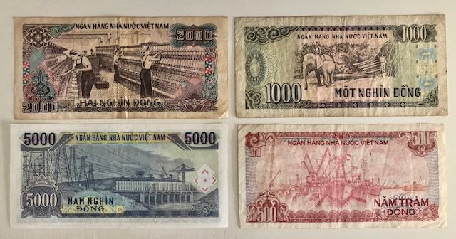 CUATRO Billetes de VIETNAM. 