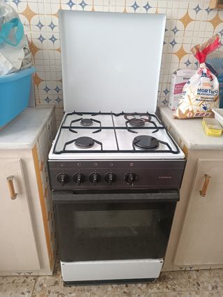 COCINA DE GAS BUTANO CORBERO de segunda mano por 95 EUR en Cubelles en  WALLAPOP