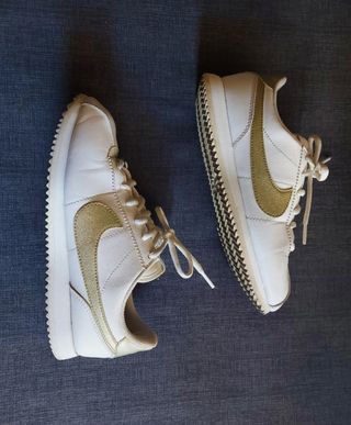 Nike cortez de segunda mano por 35 EUR en Fuenlabrada en WALLAPOP