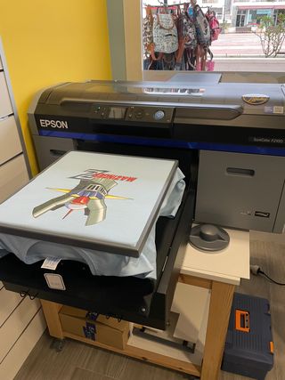 Impresora Textil Epson F2100 de segunda mano por 8.500 EUR en La Herradura  en WALLAPOP