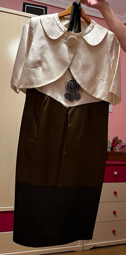 conjunto vestido chaqueta de diseño con collar