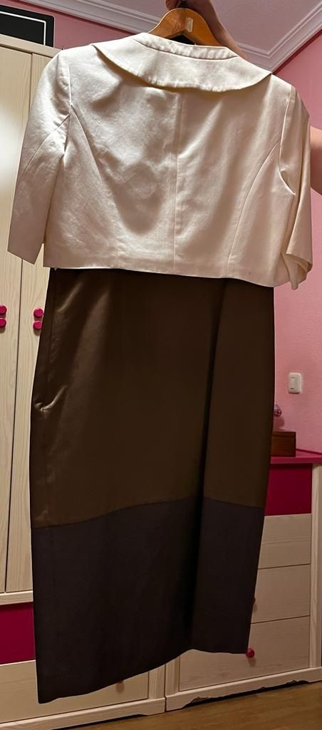 conjunto vestido chaqueta de diseño con collar