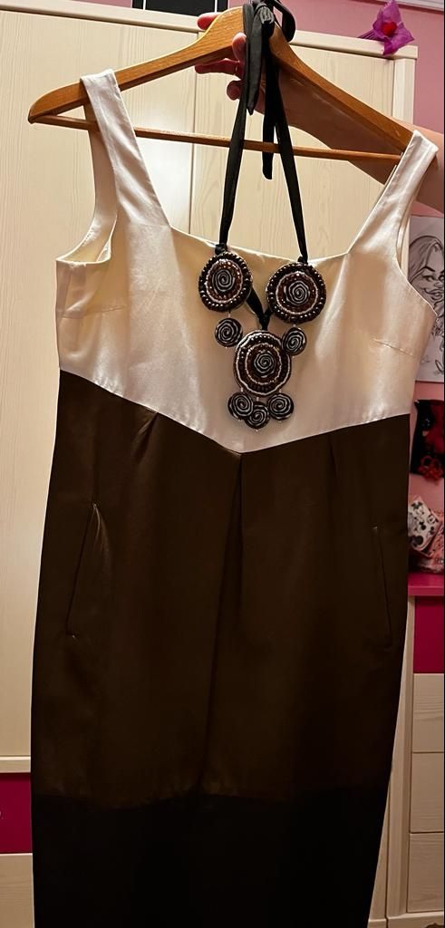 conjunto vestido chaqueta de diseño con collar