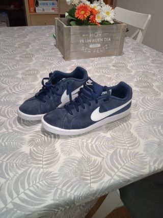 Playeras de vestir Nike azul de segunda mano por 19 EUR en Valladolid en  WALLAPOP