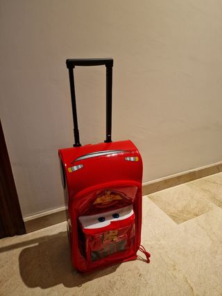 Maleta infantil con ruedas rayo mcqueen de segunda mano por 25 EUR en Sueca  en WALLAPOP