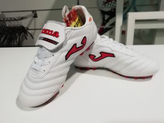 Bota fútbol multitaco JOMA de segunda mano por 25 EUR en Corbera en WALLAPOP