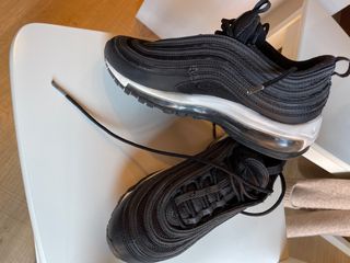 Nike negras air max 97 número 38 me costaron 120€ de segunda mano por 20  EUR en Segovia en WALLAPOP