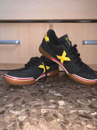 ZAPATILLAS MUNICH TALLA 41 de segunda mano por 40 EUR en Valencia en  WALLAPOP