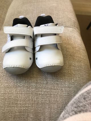 Zapatillas bebe primeros pasos decathlon de segunda mano por 9 EUR en  Madrid en WALLAPOP