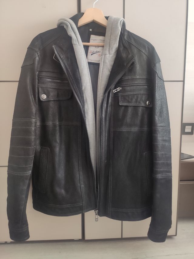 CHAQUETA DE CUERO MOTOCICLETA.