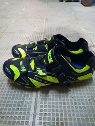 Zapatillas MTB de segunda mano por 25 EUR en La Línea de la Concepción en  WALLAPOP
