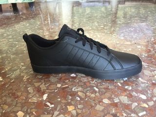 Adidas VS Pace negras de segunda mano por 40 EUR en Los Dolores en WALLAPOP
