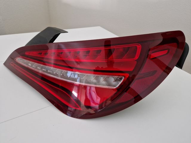 Piloto derecho Cla 200