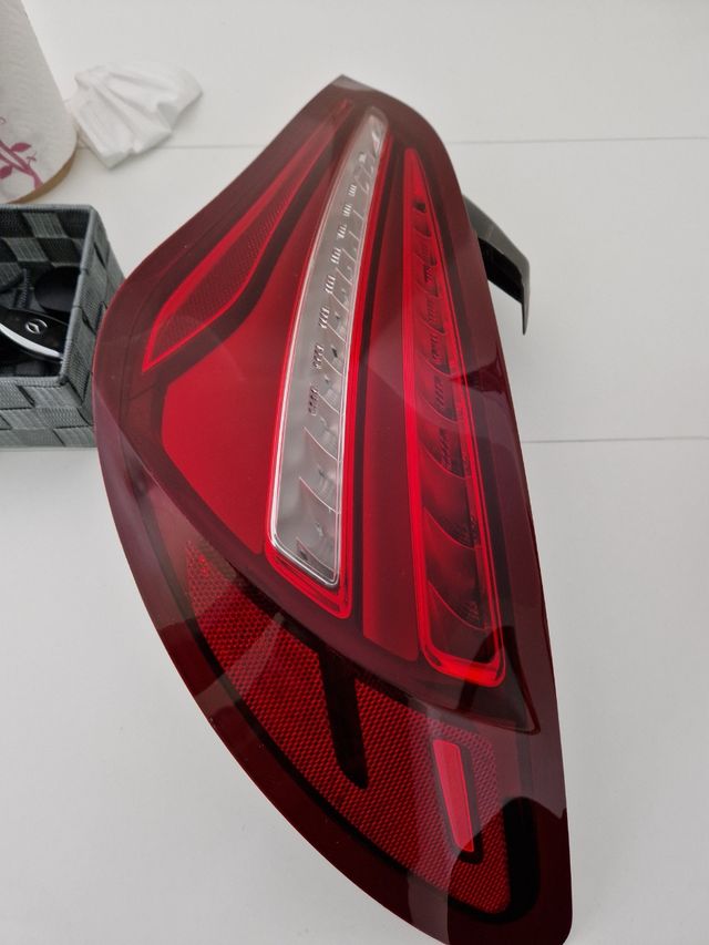 Piloto derecho Cla 200