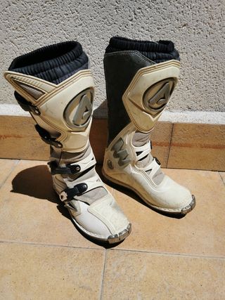 Botas moto cross ACERBIS talla 39 de segunda mano por 50 EUR en Majadahonda  en WALLAPOP