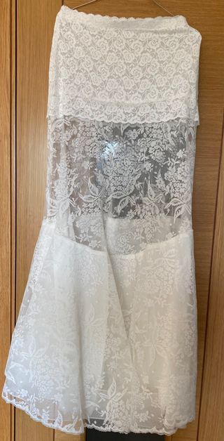 Cancan Pronovias de segunda mano por 45 EUR en Fonteculler en WALLAPOP
