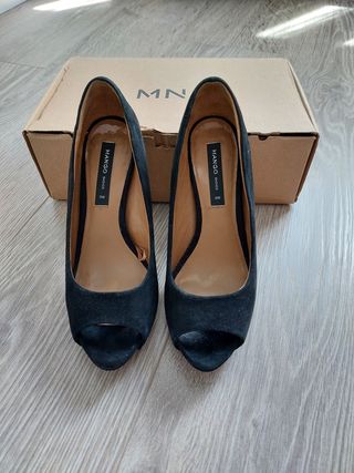 Zapatos de tacón Mango. de segunda mano por 15 EUR en A Coruña en WALLAPOP