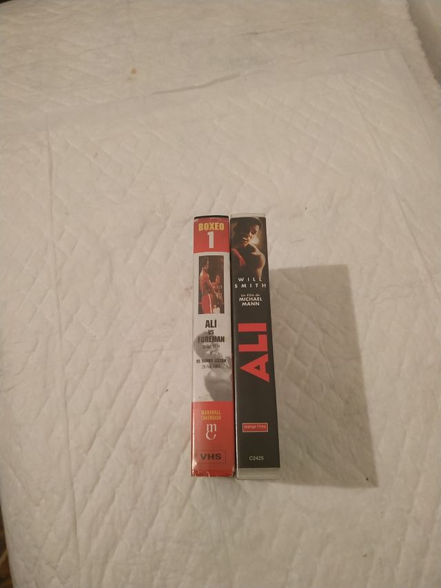 Ali VHS+ filma i combattimenti originali.