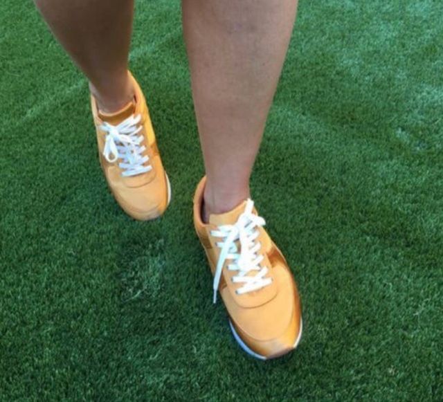 Zapatillas Doradas Zara 40.