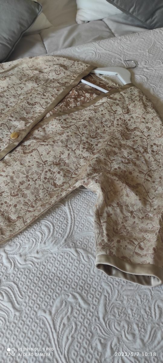 Chaqueta señora beis y dorado